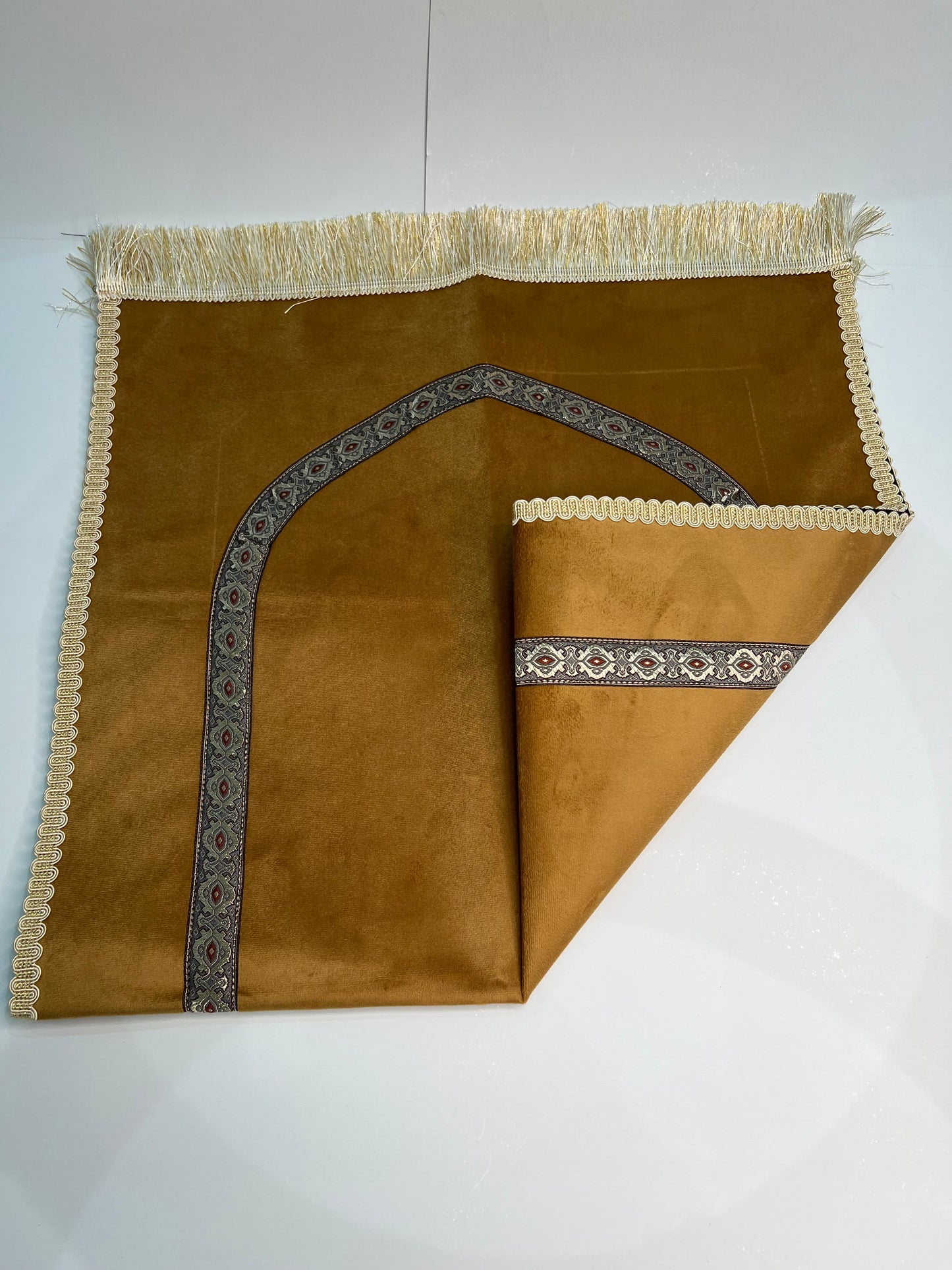 tapis de prière bab mansour marron clair velours maroc