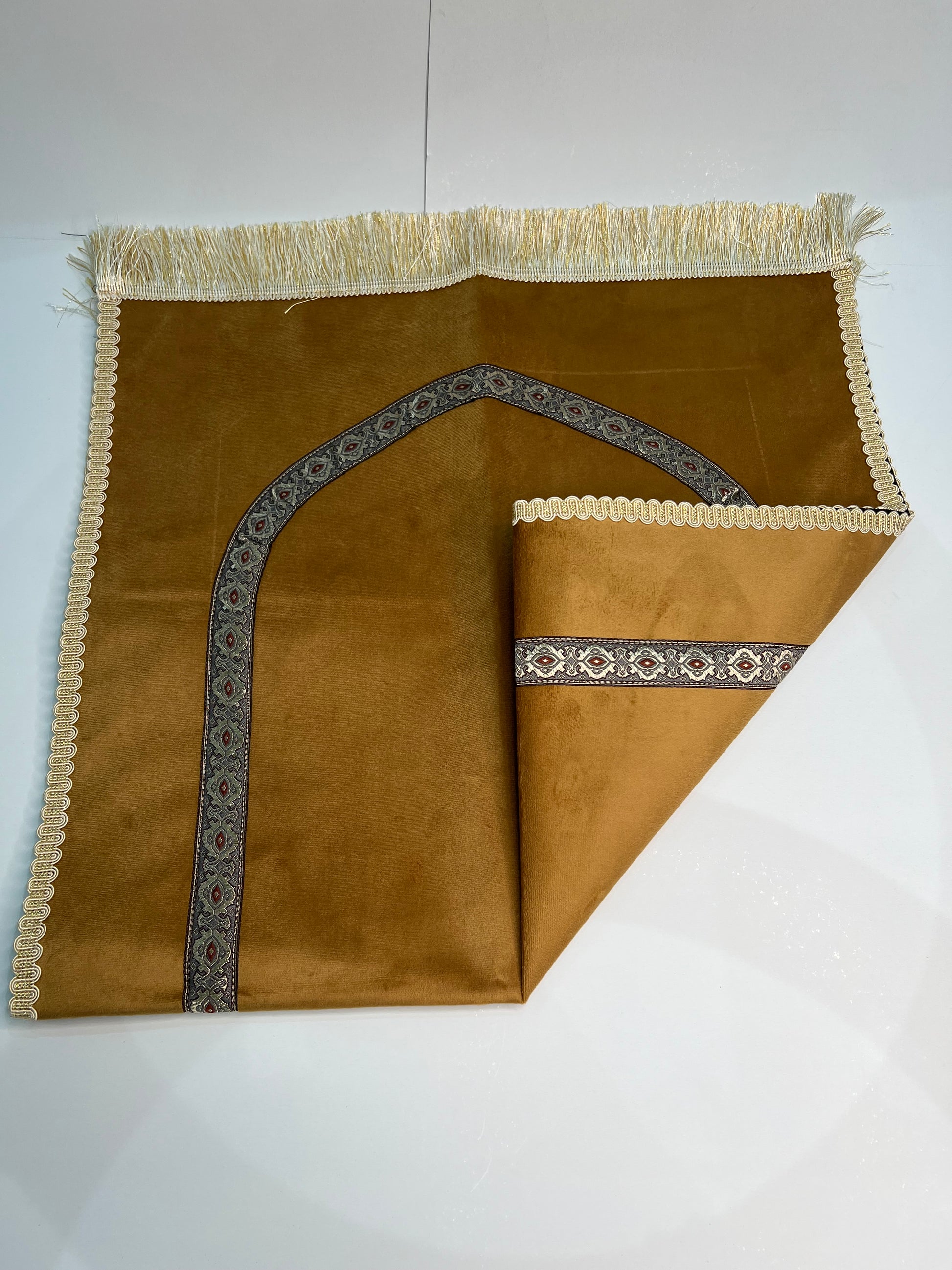 tapis de prière bab mansour marron clair velours maroc