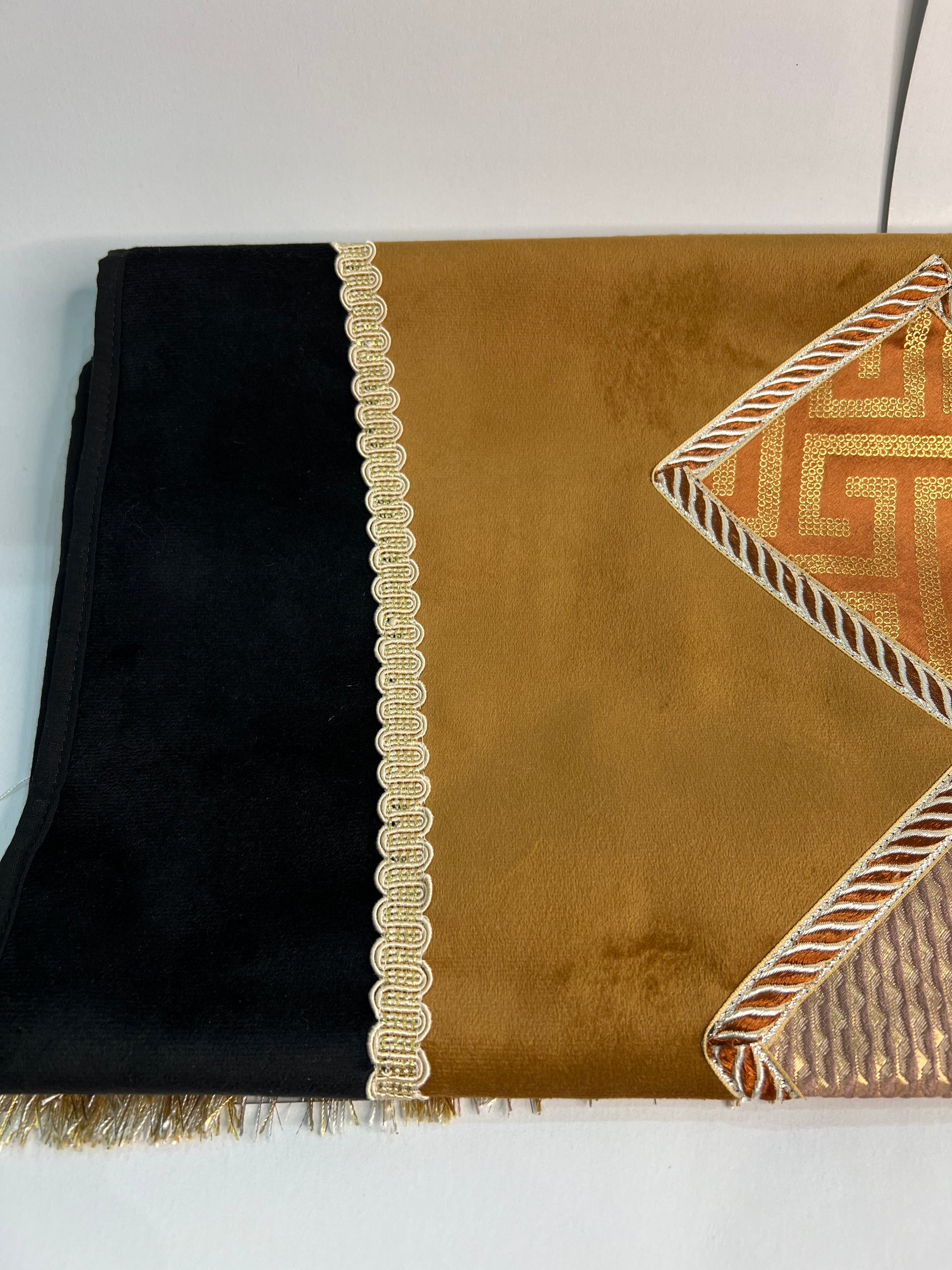 tapis de prière bab mansour grenat velours maroc