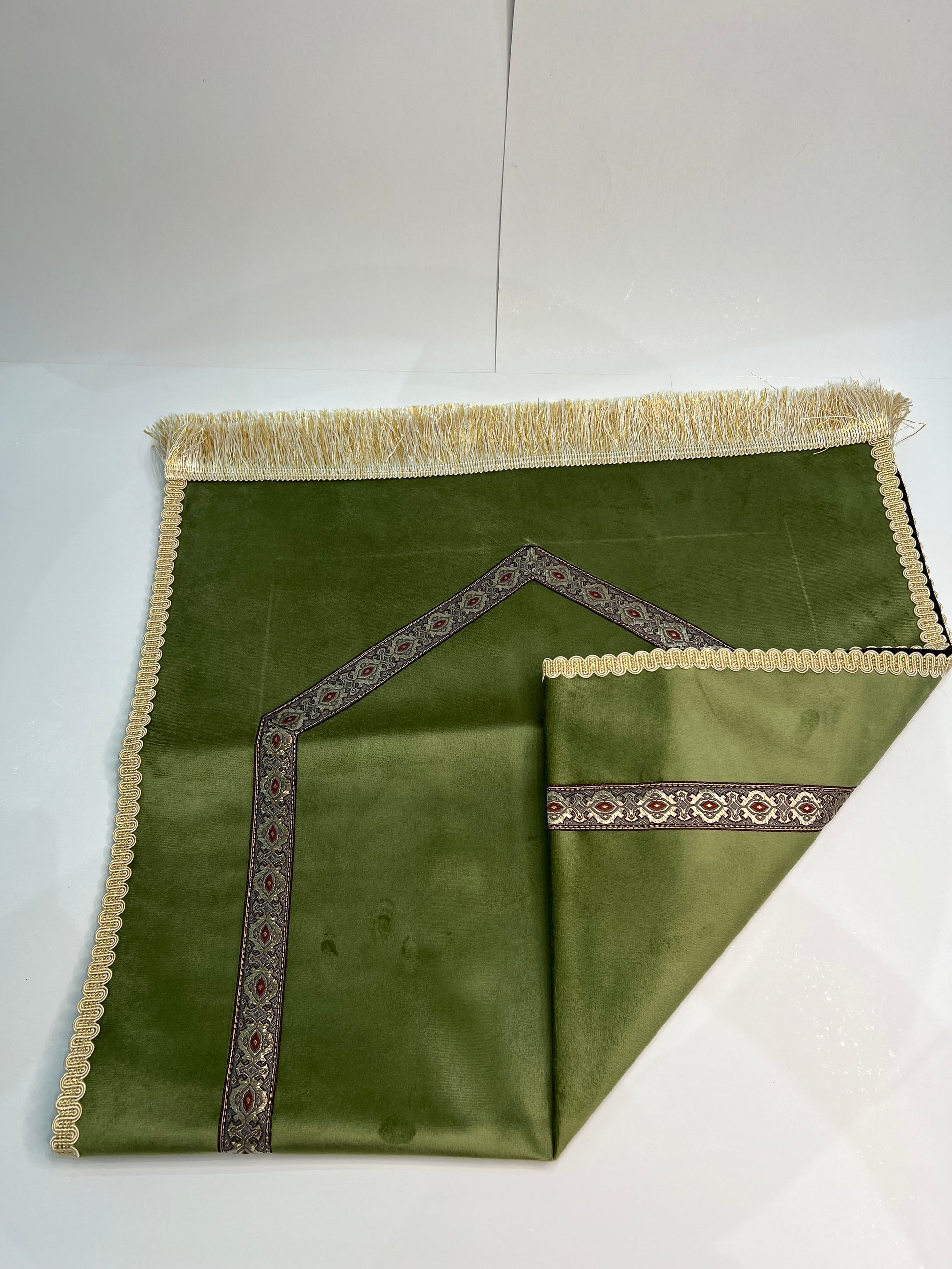 tapis de prière bab mansour vert olive velours maroc