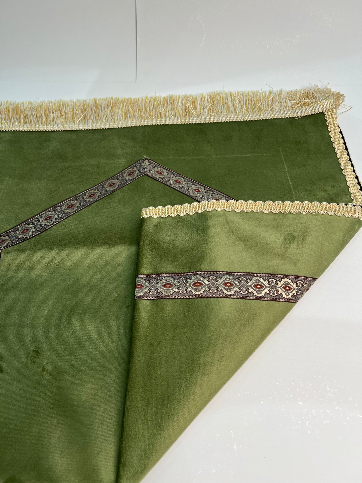 tapis de prière bab mansour vert olive velours maroc
