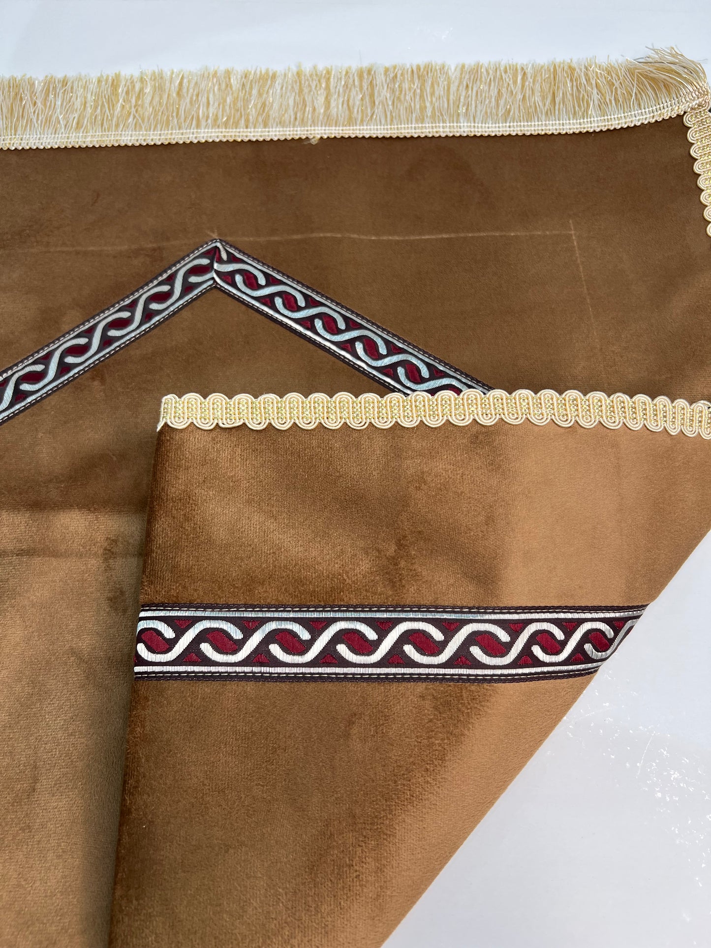 tapis de prière bab mansour marron foncé maroc