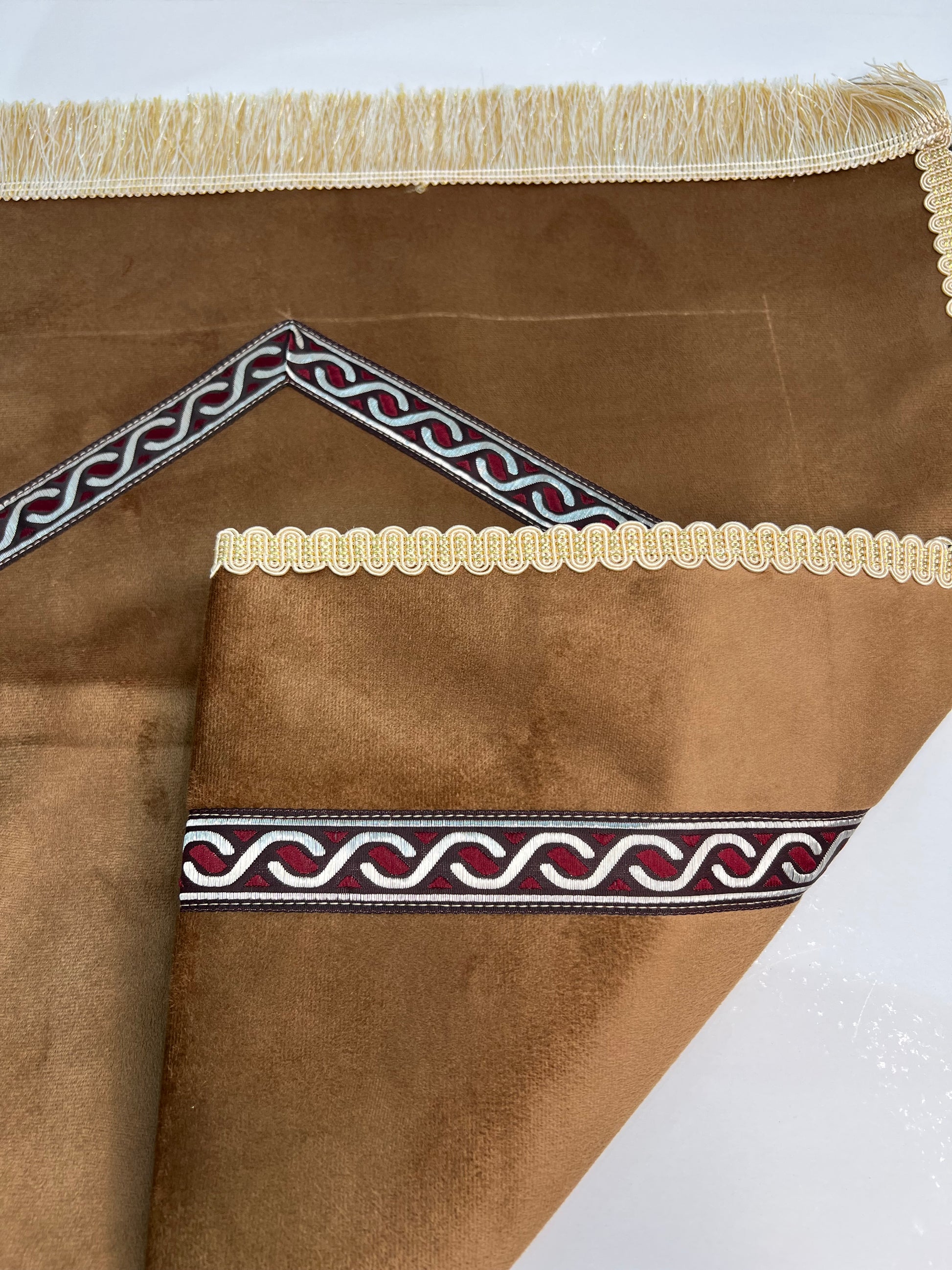 tapis de prière bab mansour marron foncé maroc