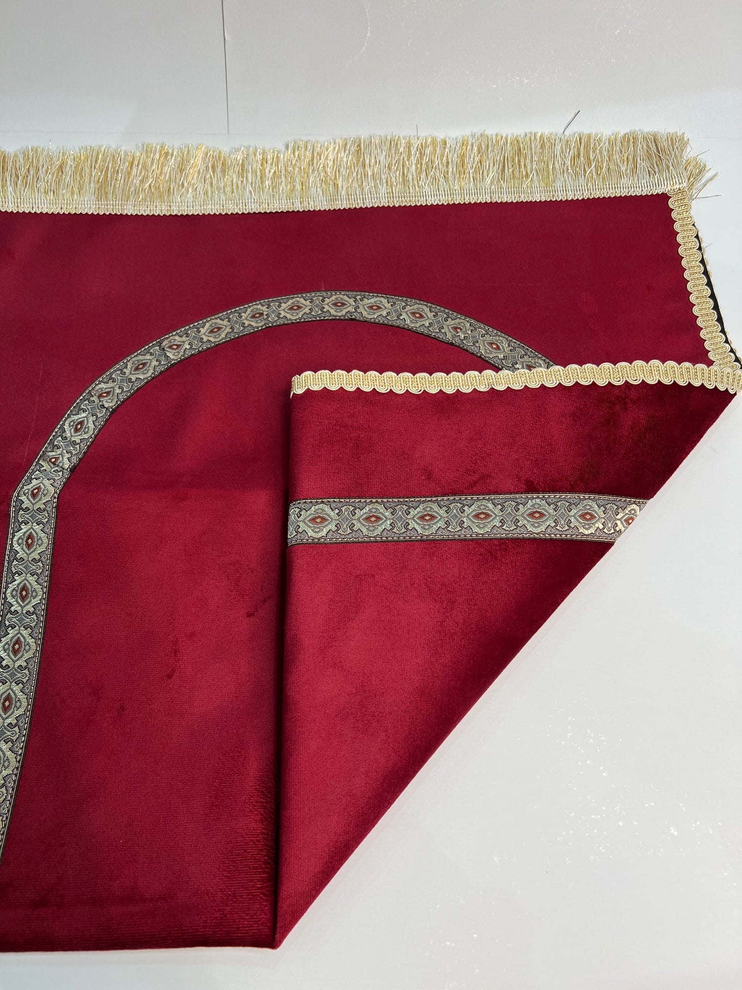 tapis de prière bab mansour grenat velours maroc