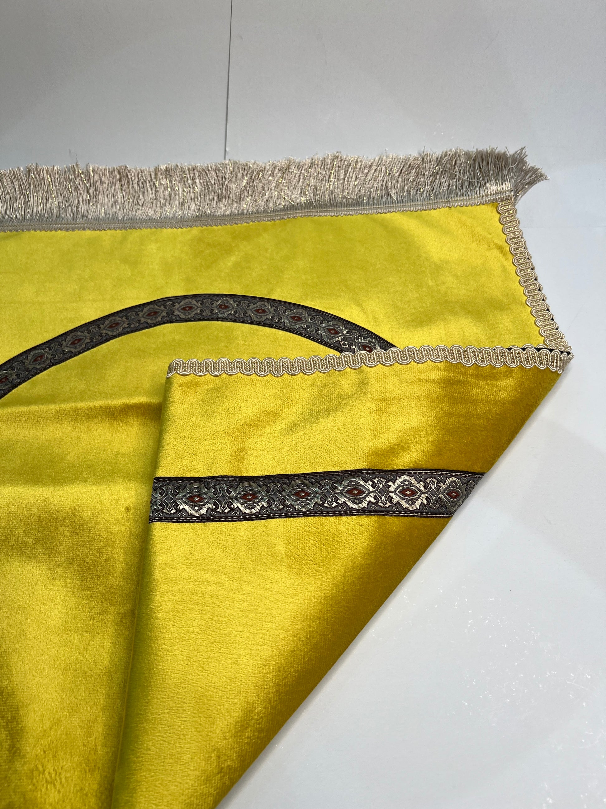 tapis de prière bab mansour jaune velours maroc