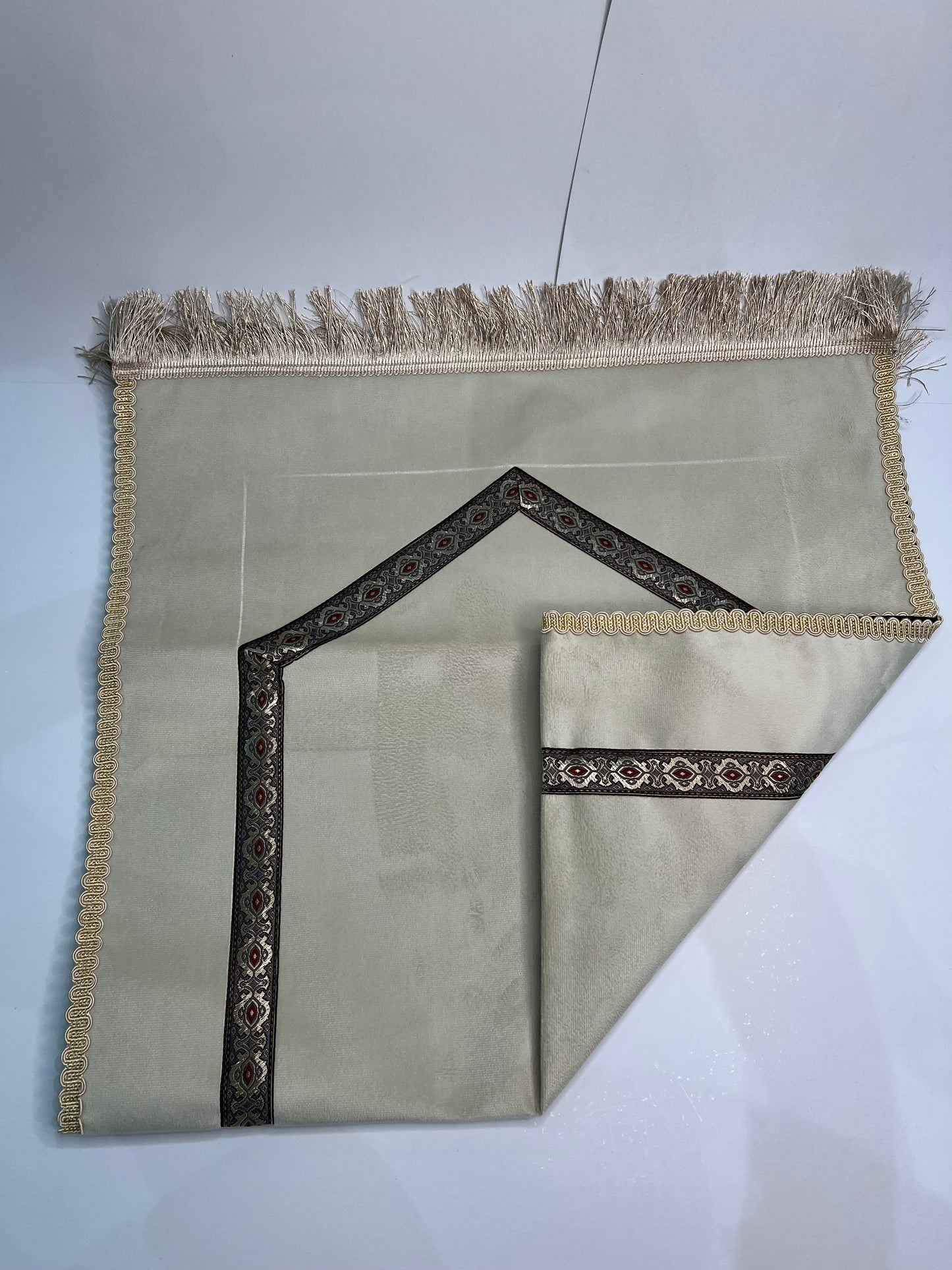 tapis de prière bab mansour beige velours maroc